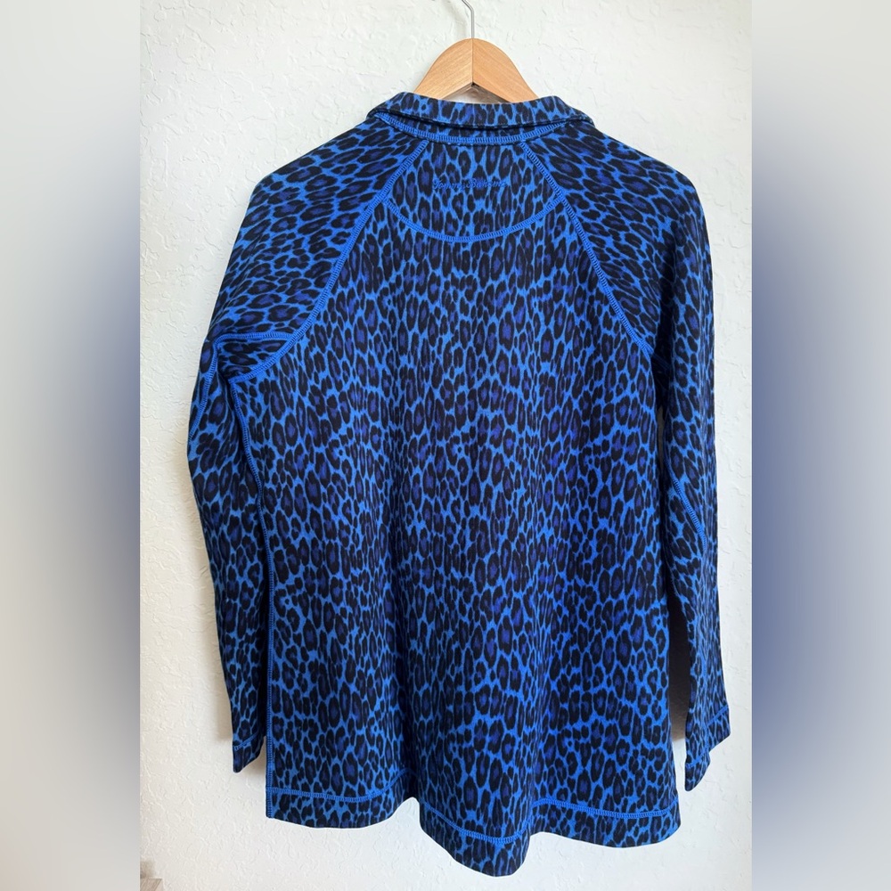 ✨NWT Tommy Bahama Blue Bomber Jacket with Bold Leopard Print - Picture 2 of 4